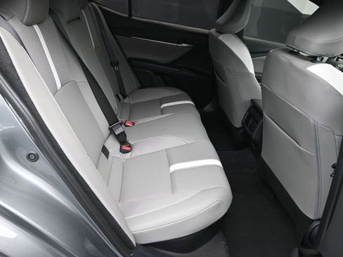 Used 2025 Toyota Camry SE w/ Convenience Package image 33