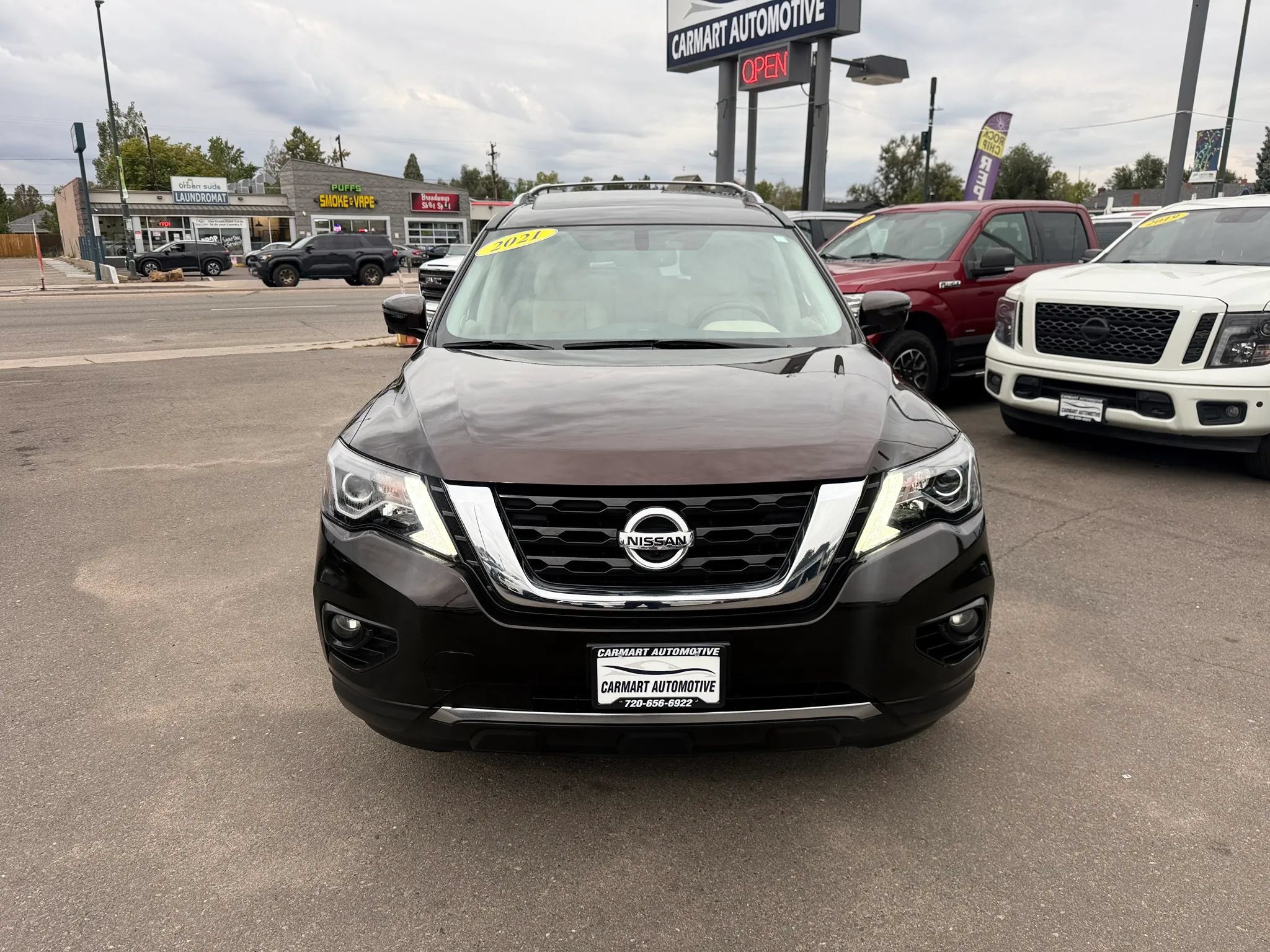 Used 2020 Nissan Pathfinder Platinum AWD/4WD image 4