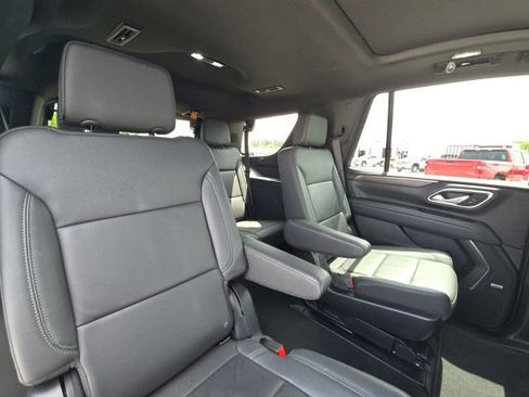 Used 2024 Chevrolet Tahoe LT w/ LT Signature Plus Package RWD image 17