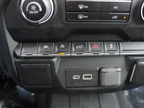 Certified 2023 Chevrolet Silverado 1500 Custom image 25