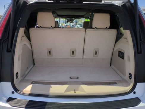 Used 2022 Cadillac Escalade Premium Luxury RWD image 28
