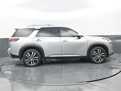 Used 2024 Nissan Pathfinder Platinum w/ Cargo Package image 2