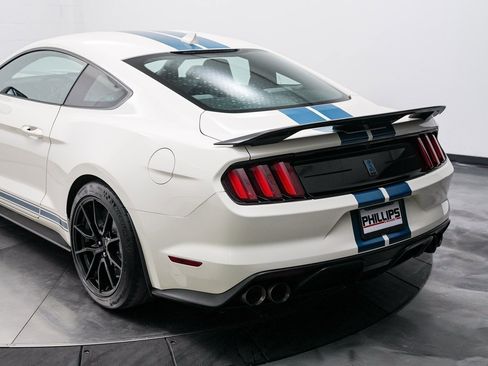 Used 2020 Ford Mustang Shelby GT350 w/ Technology Package image 10