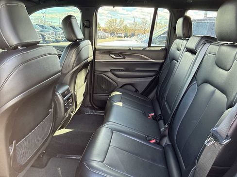 Used 2024 Jeep Grand Cherokee Limited w/ Luxury Tech Group II image 25