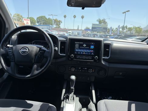 Used 2024 Nissan Frontier SV w/ SV Convenience Package RWD image 22
