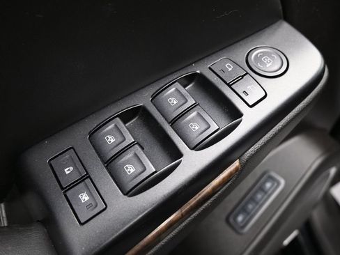 Used 2015 Chevrolet Suburban LT AWD/4WD image 11