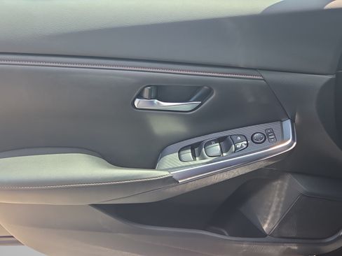 Used 2020 Nissan Sentra SR w/ Electronics Package FWD image 32