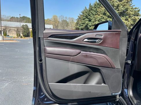 Used 2023 Cadillac Escalade ESV Sport Platinum w/ LPO, ONYX Package AWD/4WD image 63