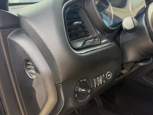 Used 2018 Dodge Challenger R/T RWD image 12