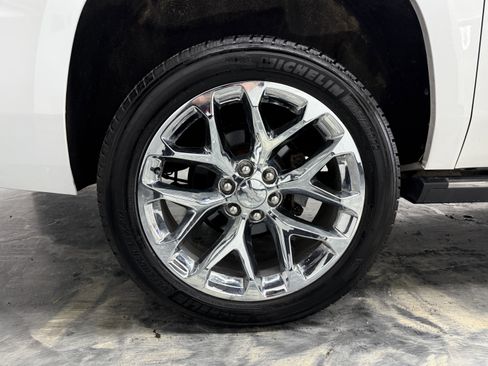 Used 2017 Chevrolet Suburban Premier image 36