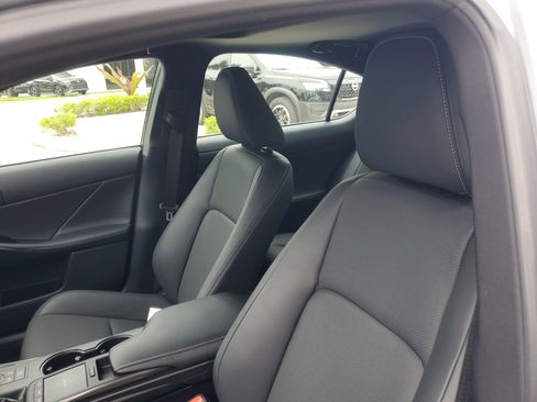 Used 2025 Lexus IS 350 F Sport image 16