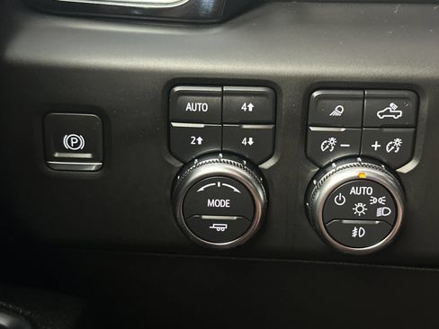 Used 2024 GMC Sierra 1500 Denali AWD/4WD image 31