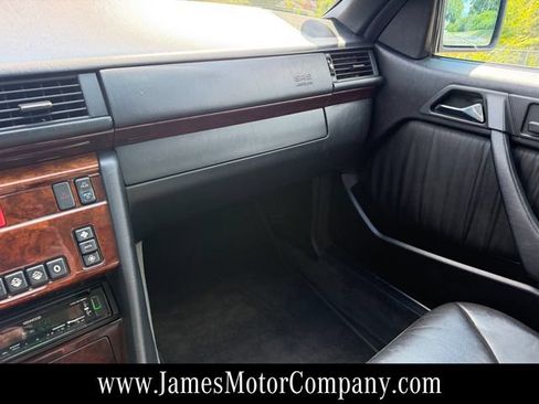 Used 1995 Mercedes-Benz E 320 Convertible image 60