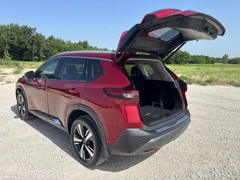 Used 2023 Nissan Rogue SL w/ SL Premium Package FWD image 3