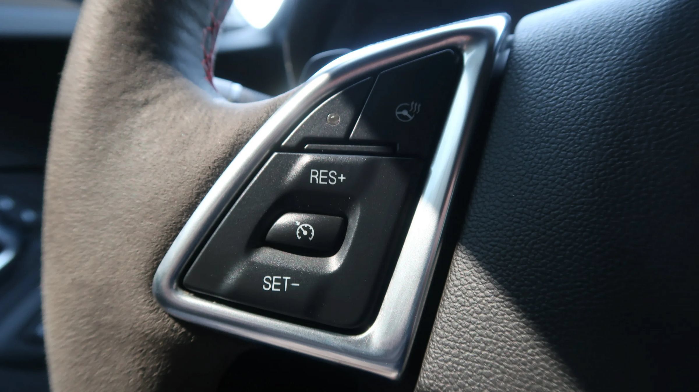 Used 2018 Chevrolet Camaro ZL1 RWD image 28