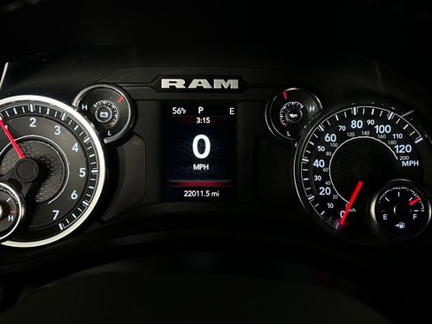 Used 2024 RAM 2500 Big Horn w/ Sport Appearance Package image 15