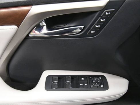 Used 2021 Lexus RX 350L Premium w/ Premium Package AWD/4WD image 12