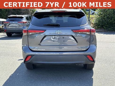 Used 2023 Toyota Highlander XLE FWD image 3