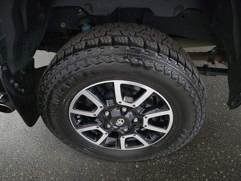 Used 2017 Toyota Tundra Limited AWD/4WD image 32