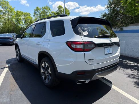 Used 2026 Honda Pilot Elite image 3