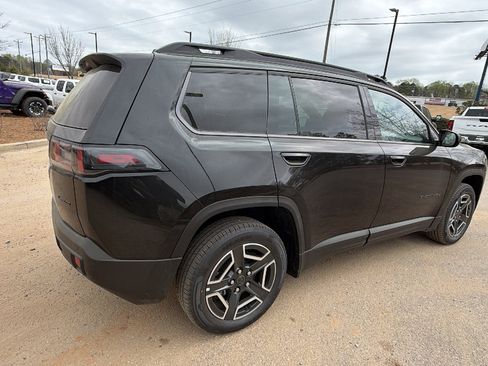New 2026 Jeep Cherokee Laredo image 8