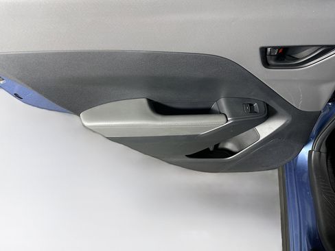 Used 2024 Subaru Crosstrek 2.0i Premium image 25