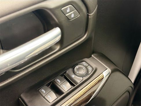 Used 2022 GMC Sierra 1500 SLE image 17