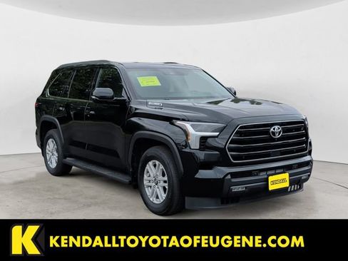 Used 2025 Toyota Sequoia SR5 AWD/4WD image 3
