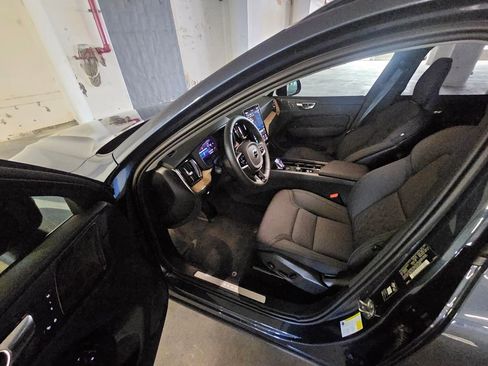 Used 2026 Volvo XC60 B5 Plus w/ Climate Package PRO AWD/4WD image 16