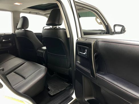 Used 2022 Toyota 4Runner TRD Off-Road Premium w/ Moonroof Package AWD/4WD image 44