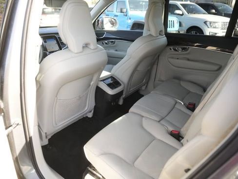 Used 2019 Volvo XC90 T6 Momentum w/ Advanced Package image 12