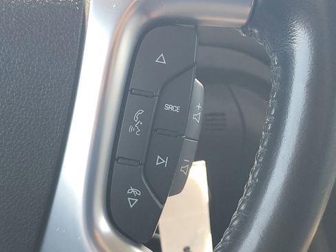 Used 2017 Chevrolet Traverse LT image 27