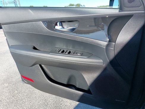 Used 2024 Kia Forte GT-Line w/ GT-Line Premium Package image 23