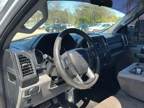 Used 2017 Ford F250 XLT w/ XLT Value Package image 11