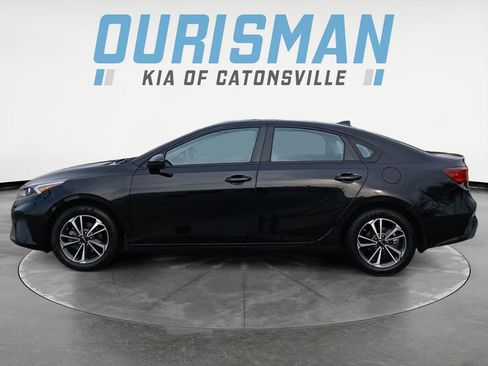 Used 2023 Kia Forte LXS image 3