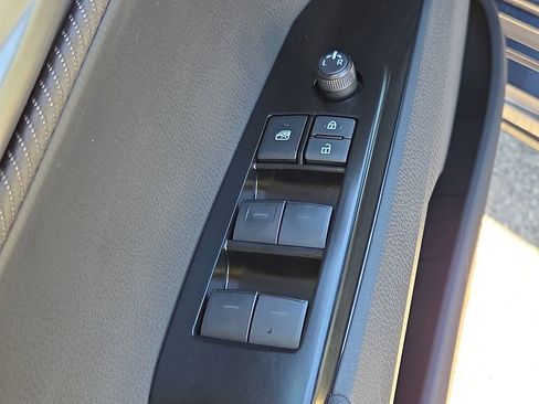 Used 2026 Toyota Camry SE w/ Convenience Package image 16