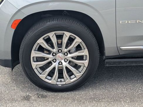 Used 2023 GMC Yukon Denali image 9