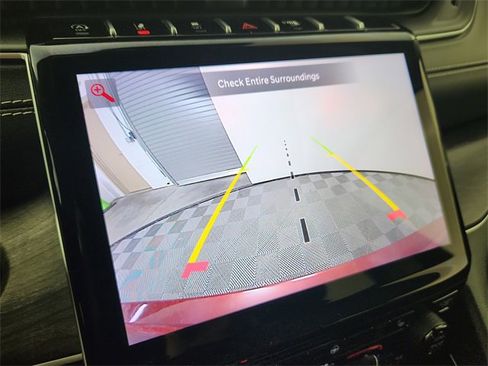 Used 2023 Jeep Grand Cherokee Limited w/ Black Appearance Package image 22