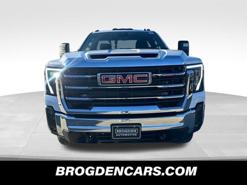 New 2025 GMC Sierra 3500 SLE image 9