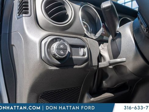 Used 2023 Jeep Gladiator Sport image 16
