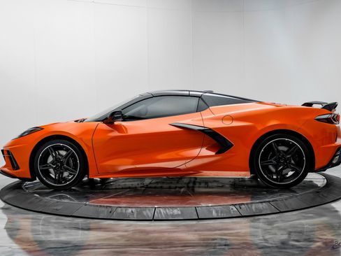 Used 2021 Chevrolet Corvette Stingray Premium Conv w/ Z51 Performance Package image 7