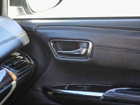 Used 2015 Toyota Avalon XLE image 21