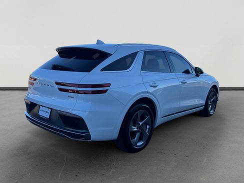 Used 2026 Genesis GV70 2.5T Select image 5