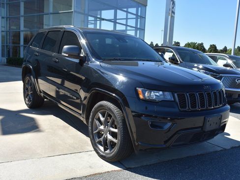 Used 2021 Jeep Grand Cherokee Limited image 10