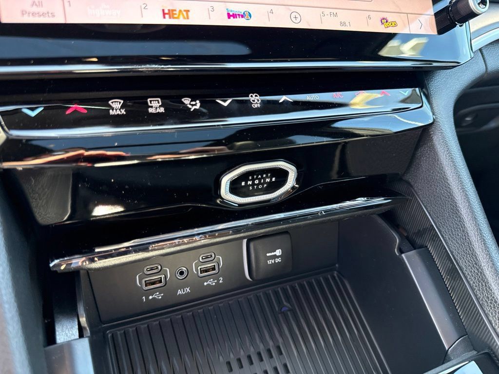 New 2027 Jeep Grand Cherokee Limited AWD/4WD image 15