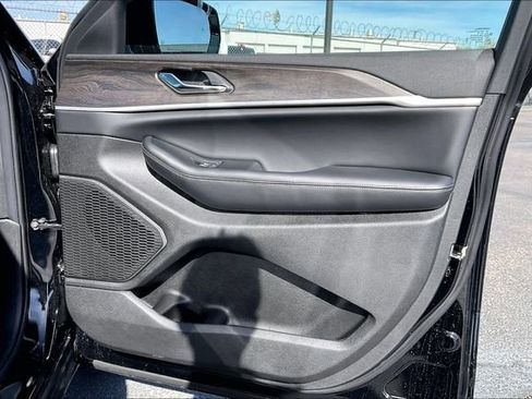 New 2026 Jeep Grand Cherokee Altitude AWD/4WD image 31