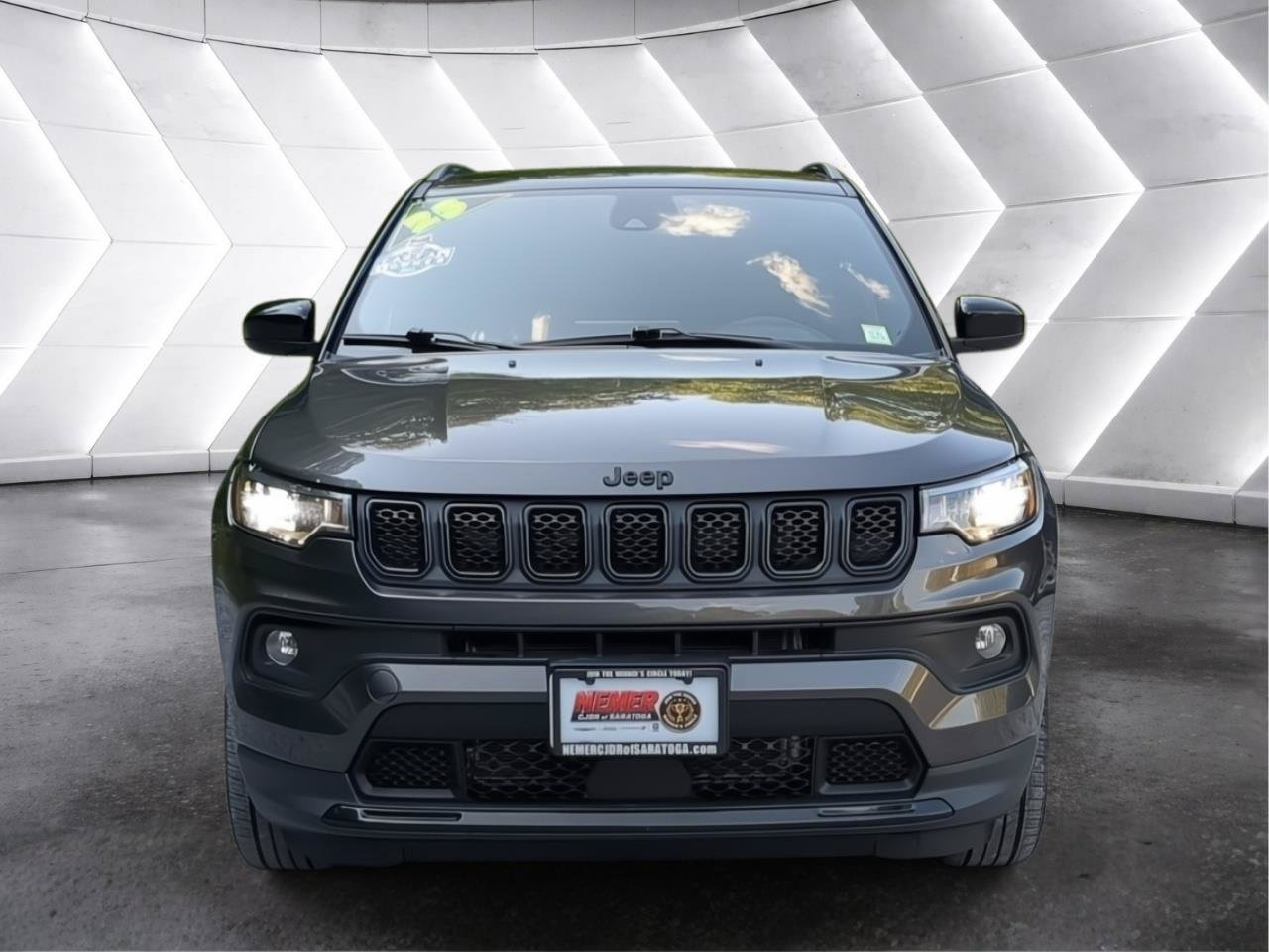 Used 2023 Jeep Compass Latitude AWD/4WD image 8