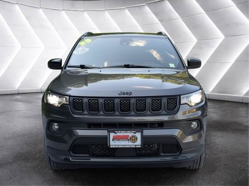 Used 2023 Jeep Compass Latitude AWD/4WD image 8