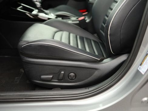 Used 2024 Kia Forte GT-Line w/ GT-Line Premium Package image 10