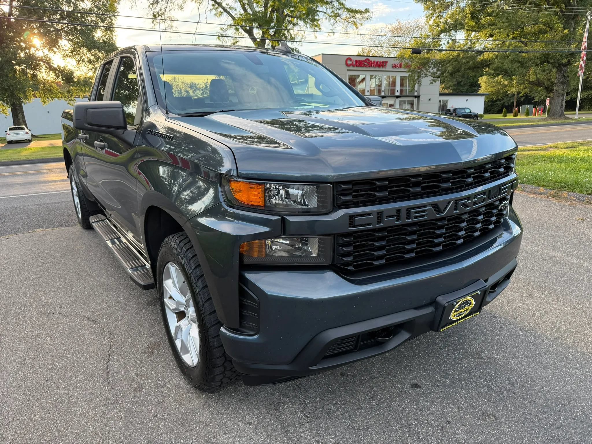 Used 2020 Chevrolet Silverado 1500 Custom w/ Custom Value Package AWD/4WD image 3